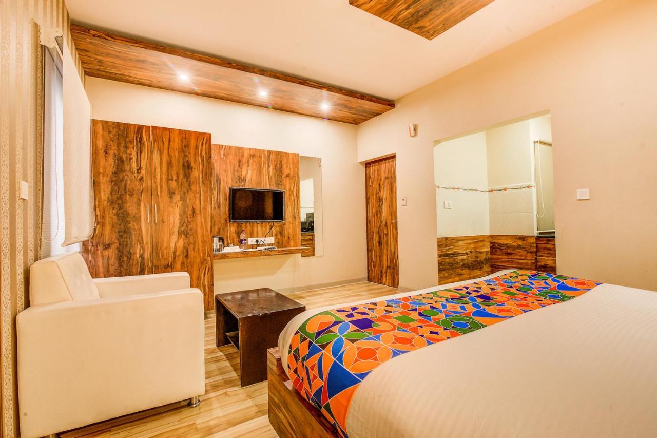 Fabhotel Grand Savoury Suites Frazer Town Bangalore Exterior photo